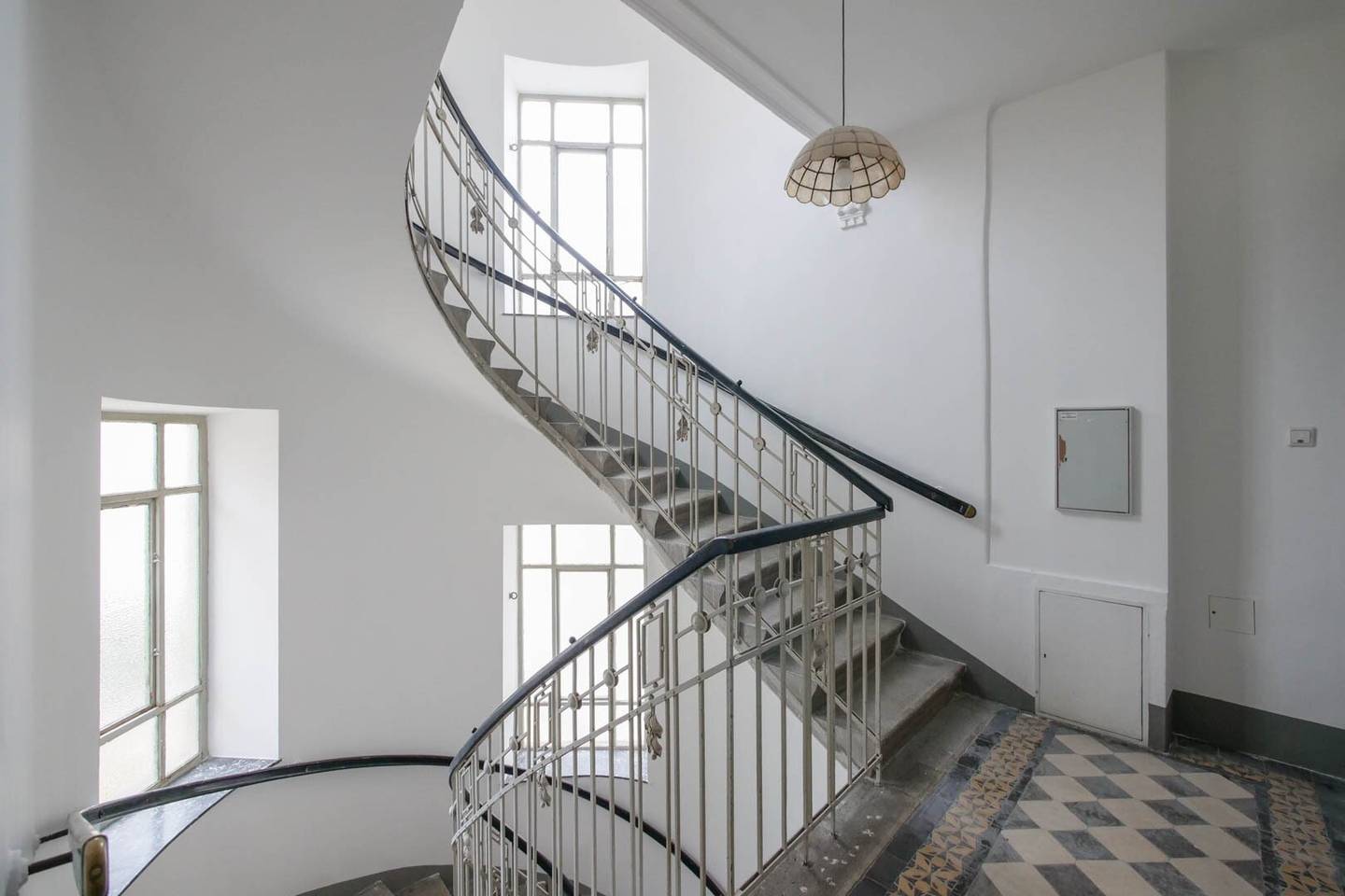 Sanierungsbedürftigte 2-Zimmerwohnung // Kurzzeitmiete erlaubt (Airbnb, Booking.com)