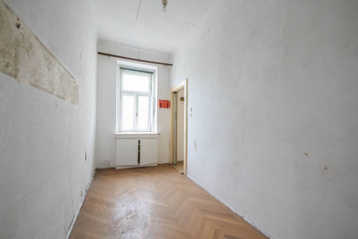 Sanierungsbedürftigte Wohnung zum Teilen / Kurzzeitmiete erlaubt (Airbnb, Booking.com)