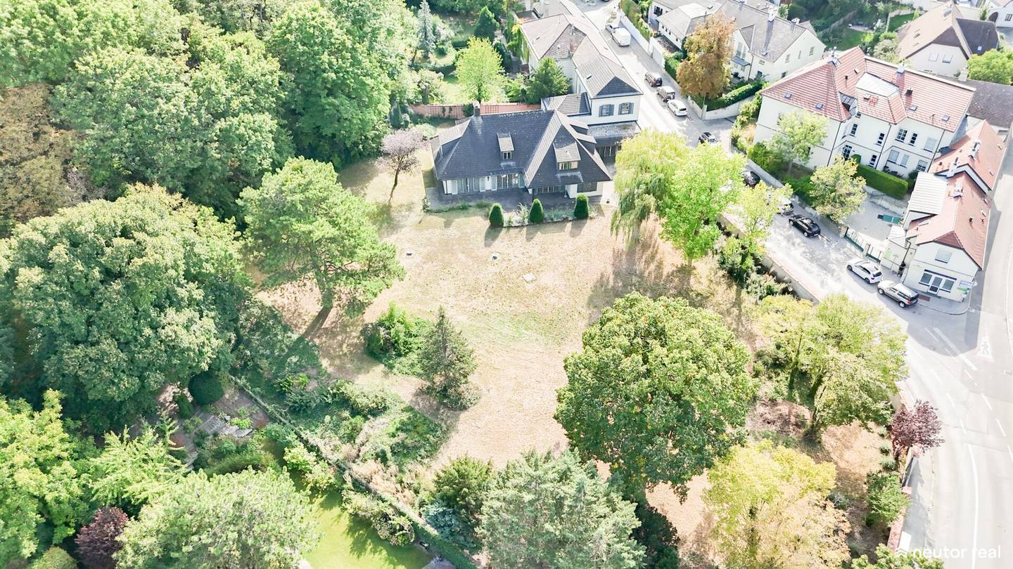 --- VILLEN TRAUM --- EXKLUSIV LEBEN IM HERZEN VON PERCHTOLDSDORF - STADTRAND VON WIEN - GRUNDSTÜCK MIT UNEINSICHTIGER VILLA IM ZENTRUM