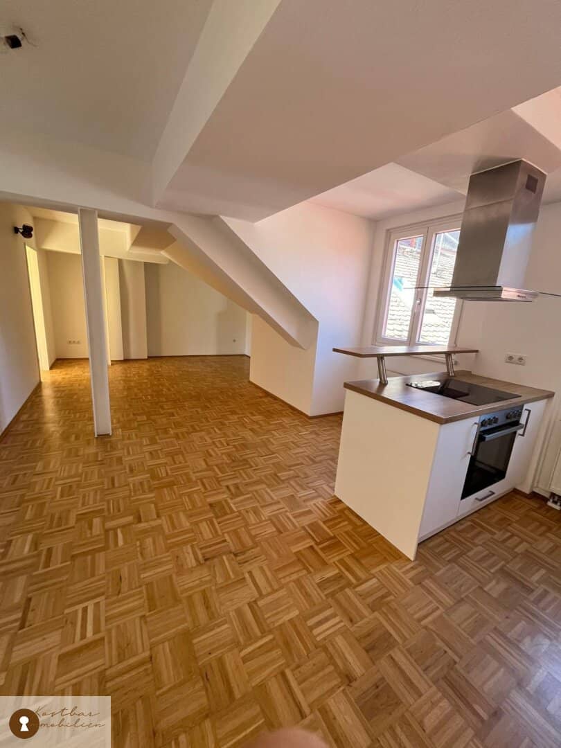 Besonders fulminante Dreieinhalbzimmerwohnung in sehr zentraler Lage, in der Griesgasse 38, zu vermieten! WG geeignet.