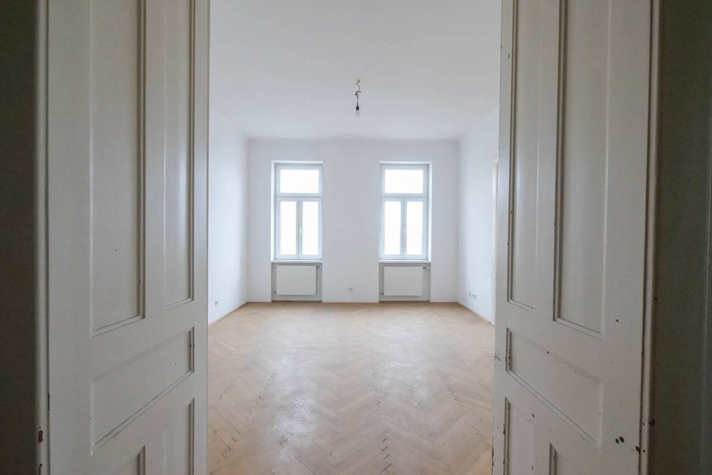 Helle Erkerwohnung im charmanten Altbau - nahe Hetzendorf