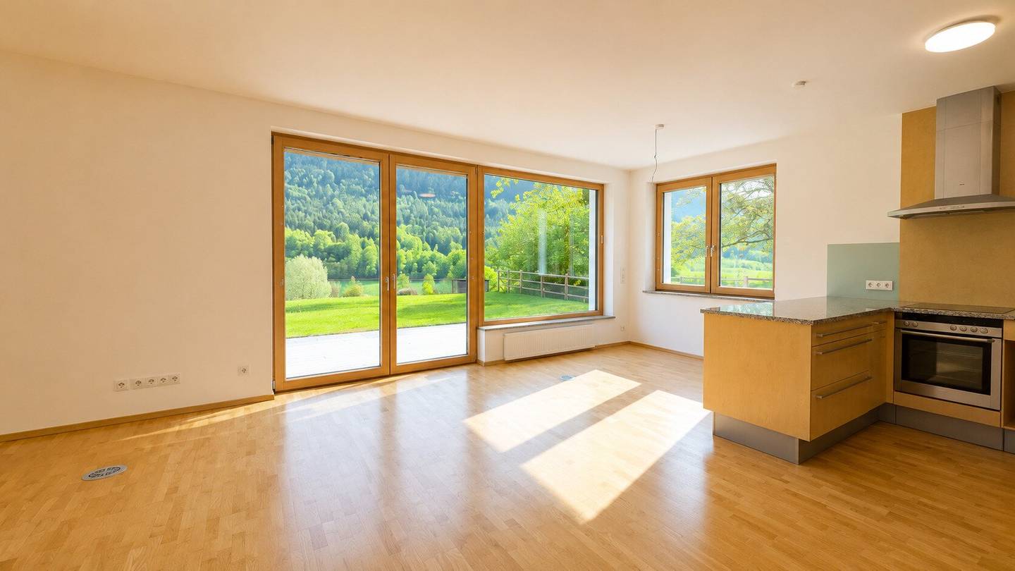 Sunny Lake View Apartment with Private Garden