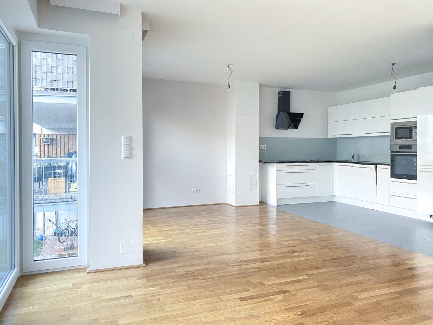 Stadlau U2 - Neuwertige & moderne Wohnung mit Top Ausstattung & 5,6 m² Innenhof-Balkon, nur 4 Gehminuten zur U2, ruhig