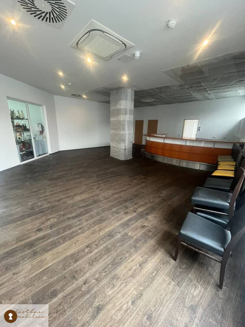 Mehr als nur ein Büro: Top Büro-/Praxisfläche mit Kaffee im EKZ Voitsberg – Ihr Rundum-sorglos-Paket zur Miete!