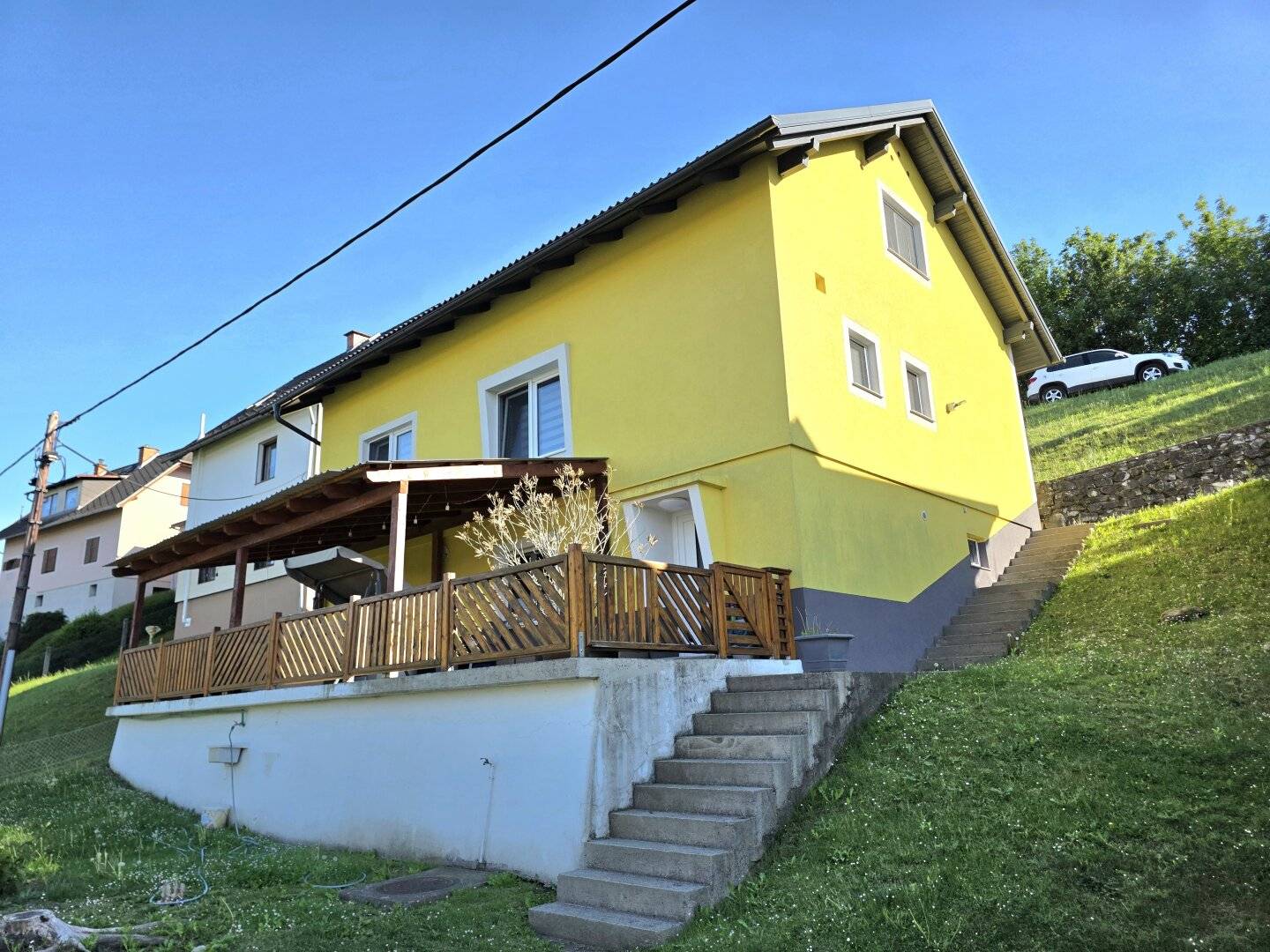 Saniertes Familienhaus mit 2 Wohneinheiten und sonnigem Garten!