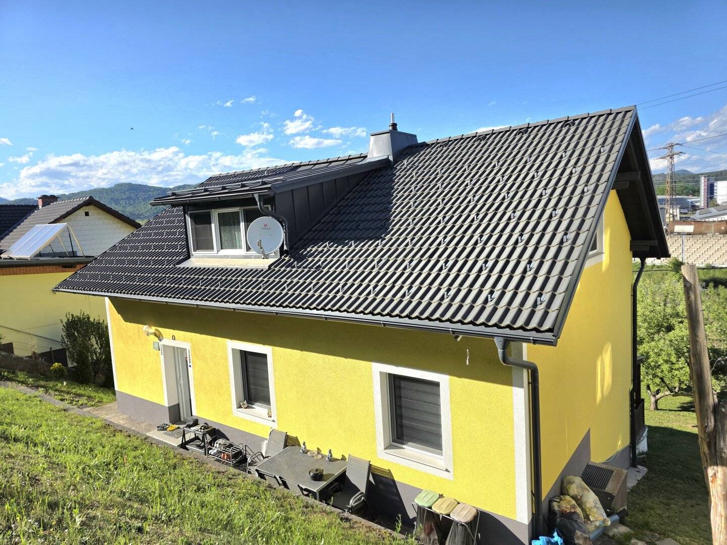 Saniertes Familienhaus mit 2 Wohneinheiten und sonnigem Garten!