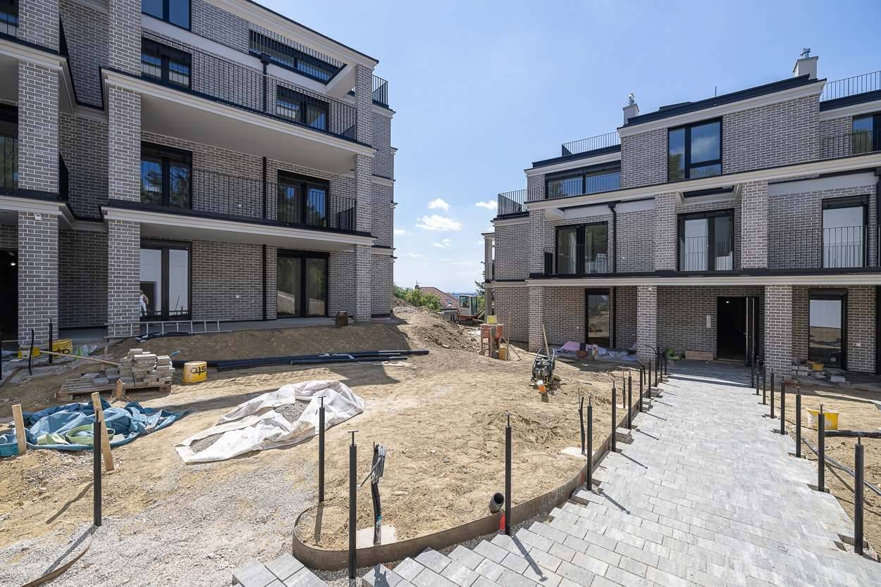 New apartment with private garden and terraces