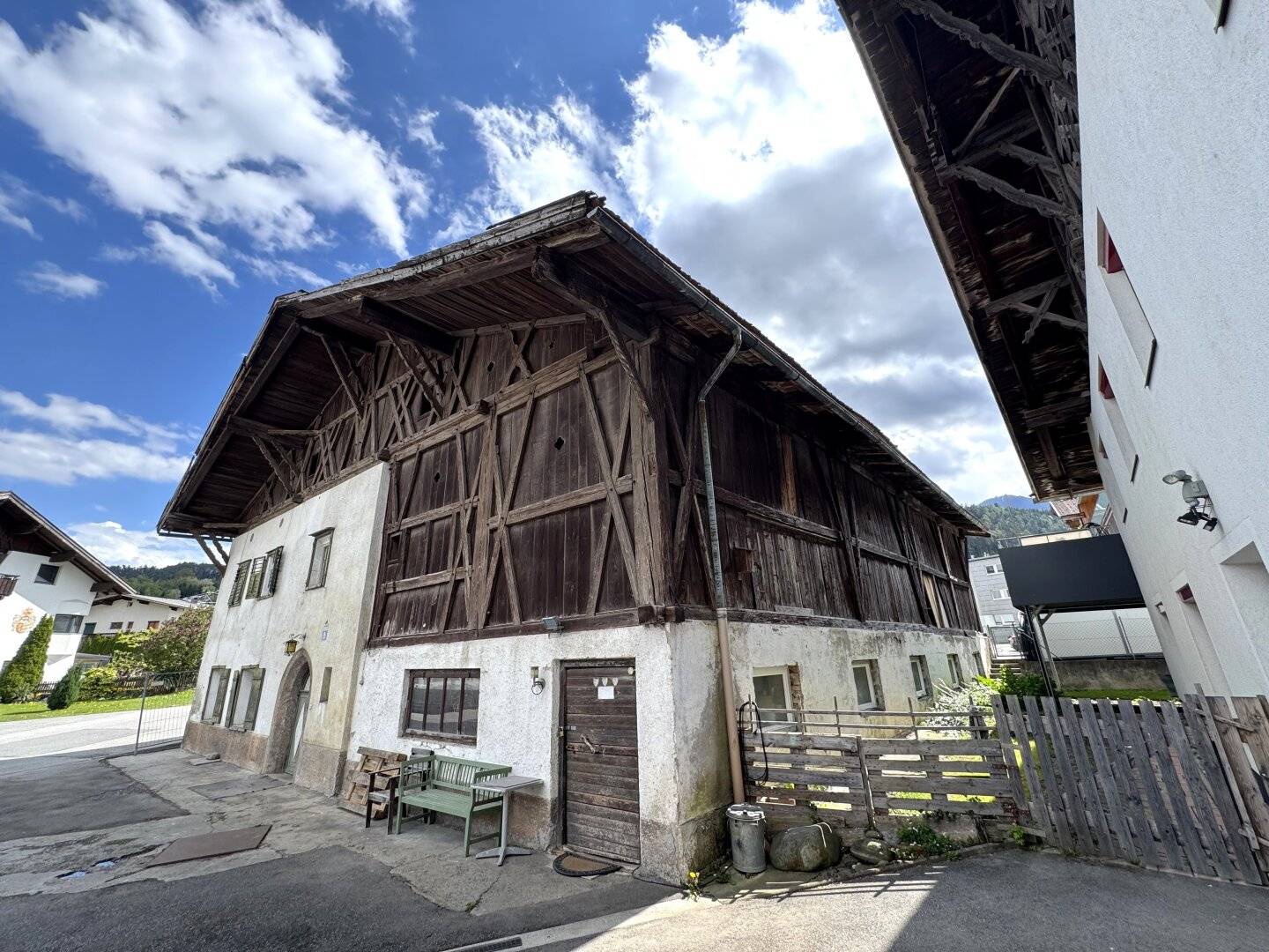 Gelegenheit: historisches Bauernhaus in Kematen / Tirol (auch für Privatpersonen zu kaufen)