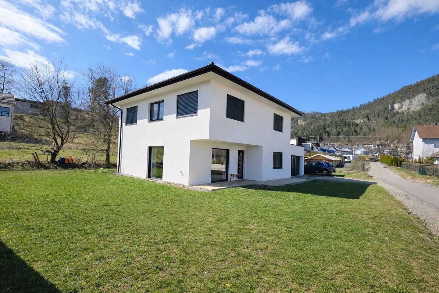 Großzügiges Einfamilienhaus mit lichtdurchfluteten Räumen