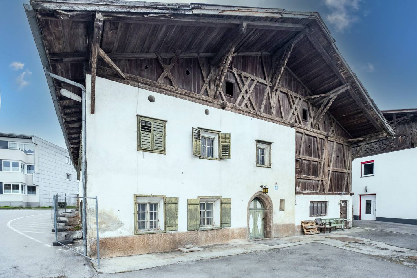 Gelegenheit: historisches Bauernhaus in Kematen / Tirol (auch für Privatpersonen zu kaufen)