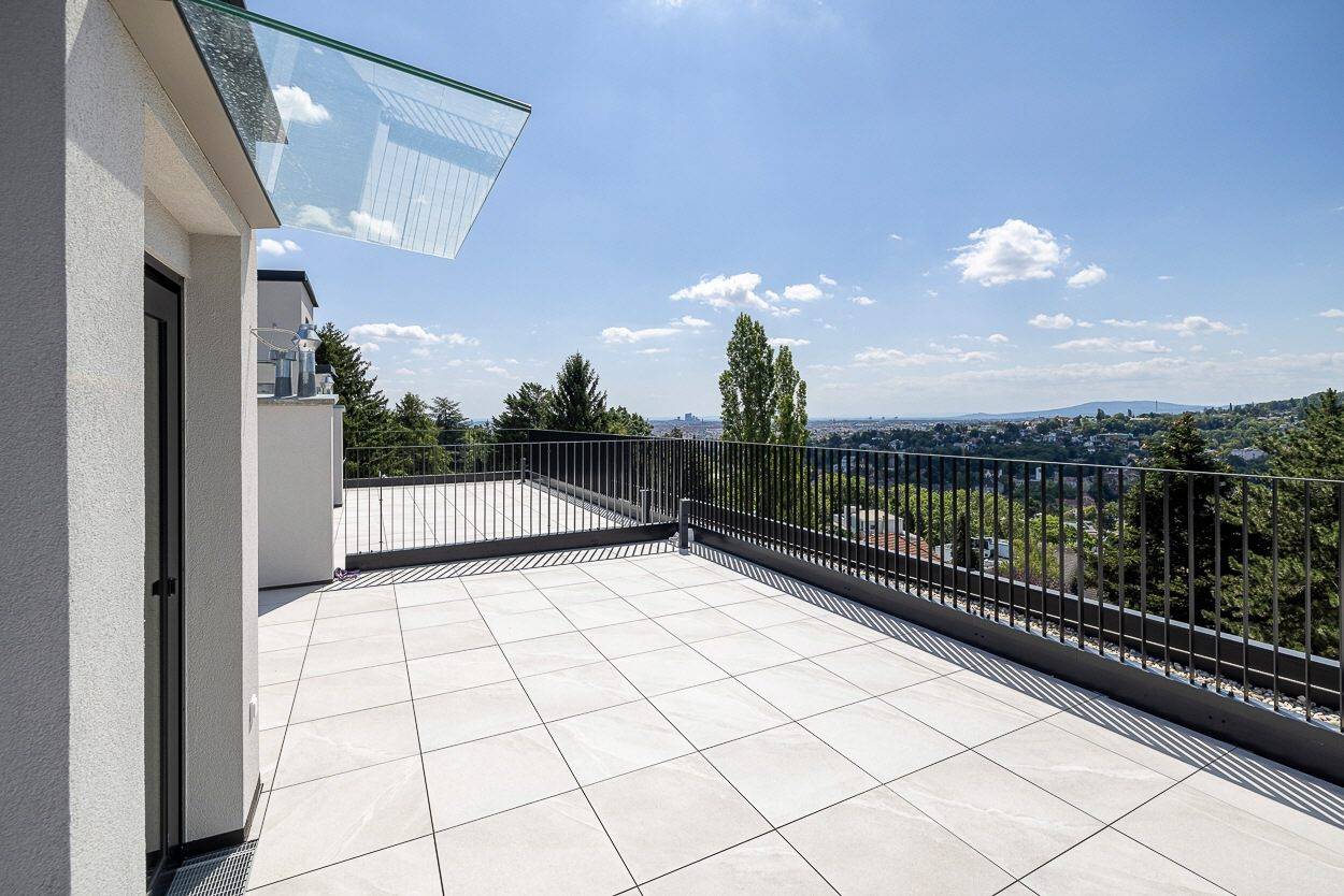Apartment in a quiet green setting with balcony