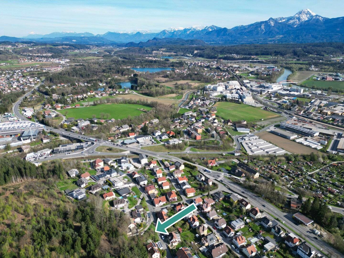 Einzigartiges Grundstück mit Felswand am Stadtrand