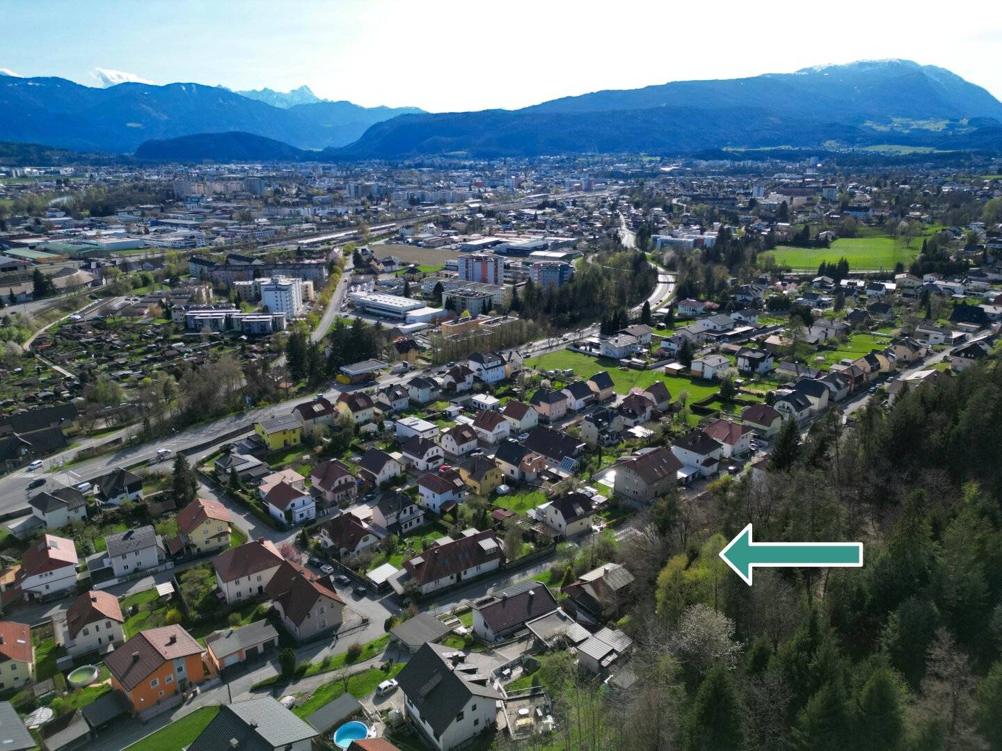 Einzigartiges Grundstück mit Felswand am Stadtrand