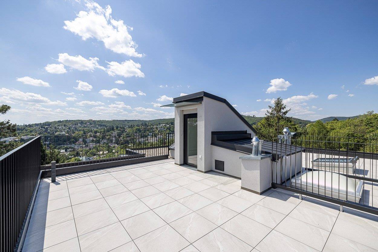 Top floor apartment with Vienna view and roof terrace