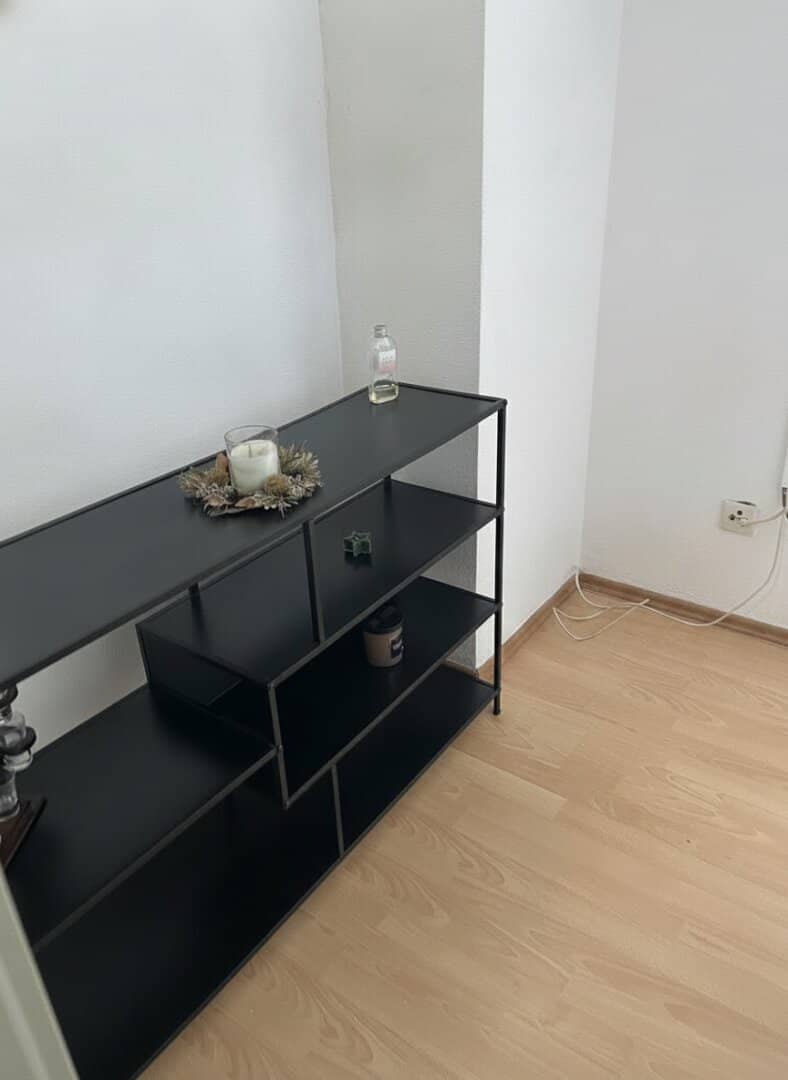 Gemütliche 2-Zimmer Wohnung mit Loggia und Stellplatz!