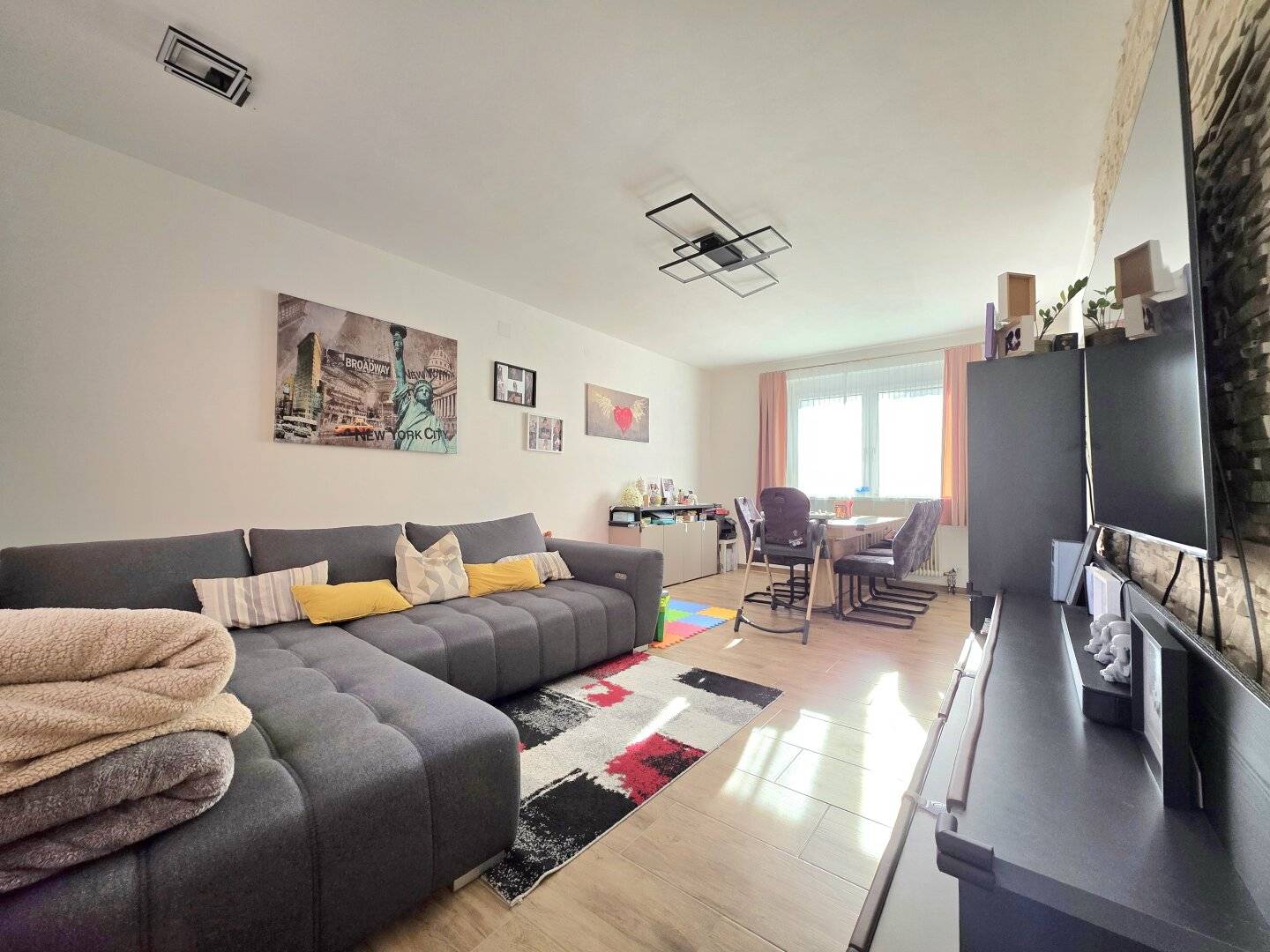 Helle und geräumige Wohnung in ruhiger Lage!