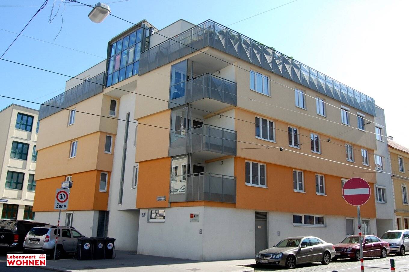 Garagenplätze am Parhamerplatz 14 / Geblergasse zu vermieten!