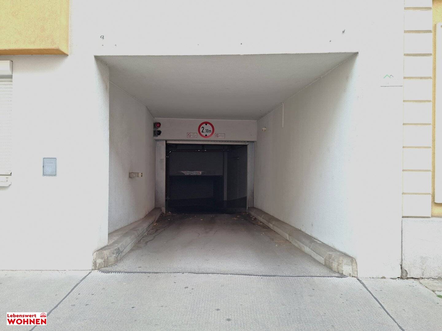Garagenplätze am Parhamerplatz 14 / Geblergasse zu vermieten!