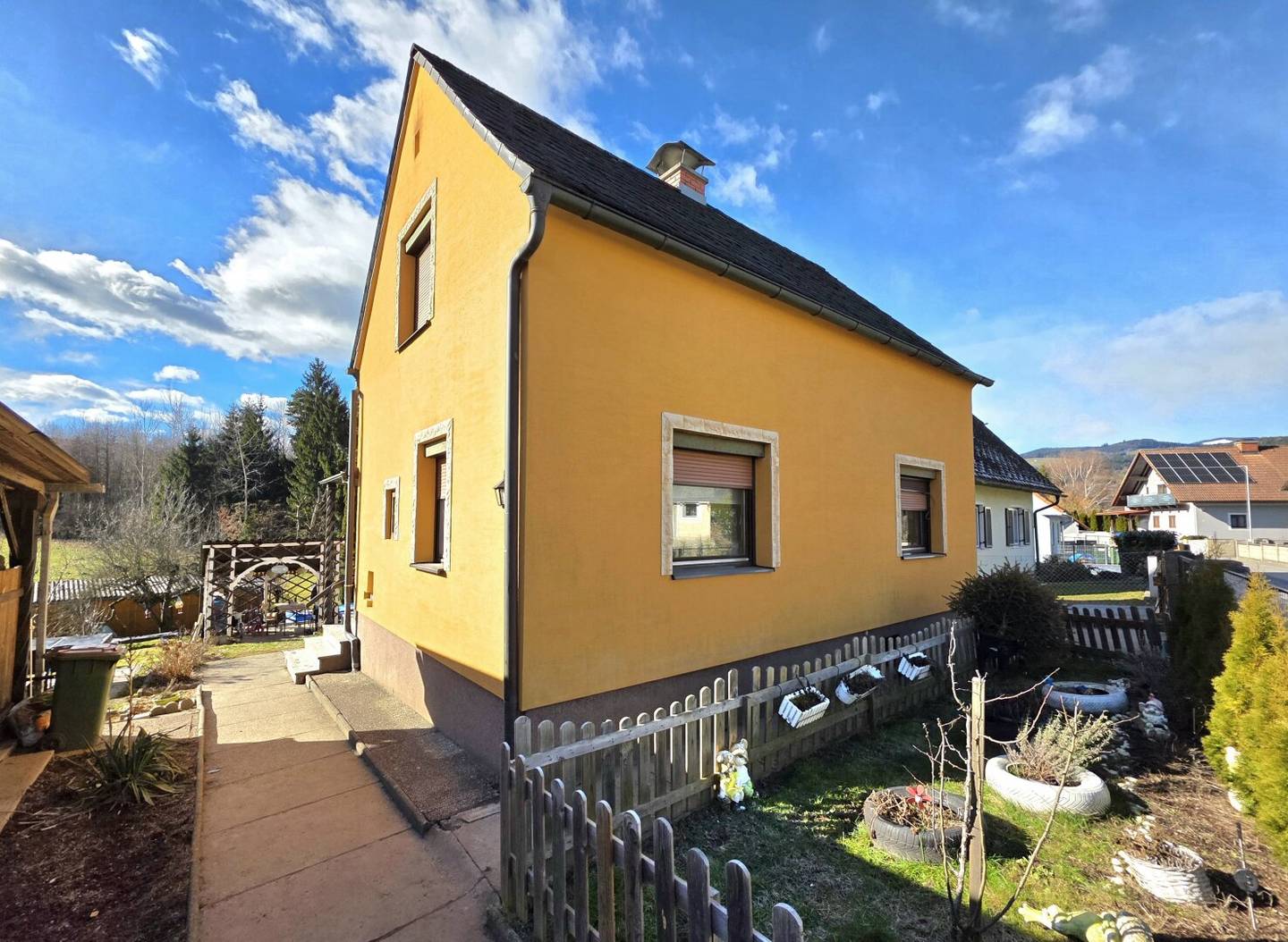 Klein aber Fein! Charmantes Haus mit großem Garten!