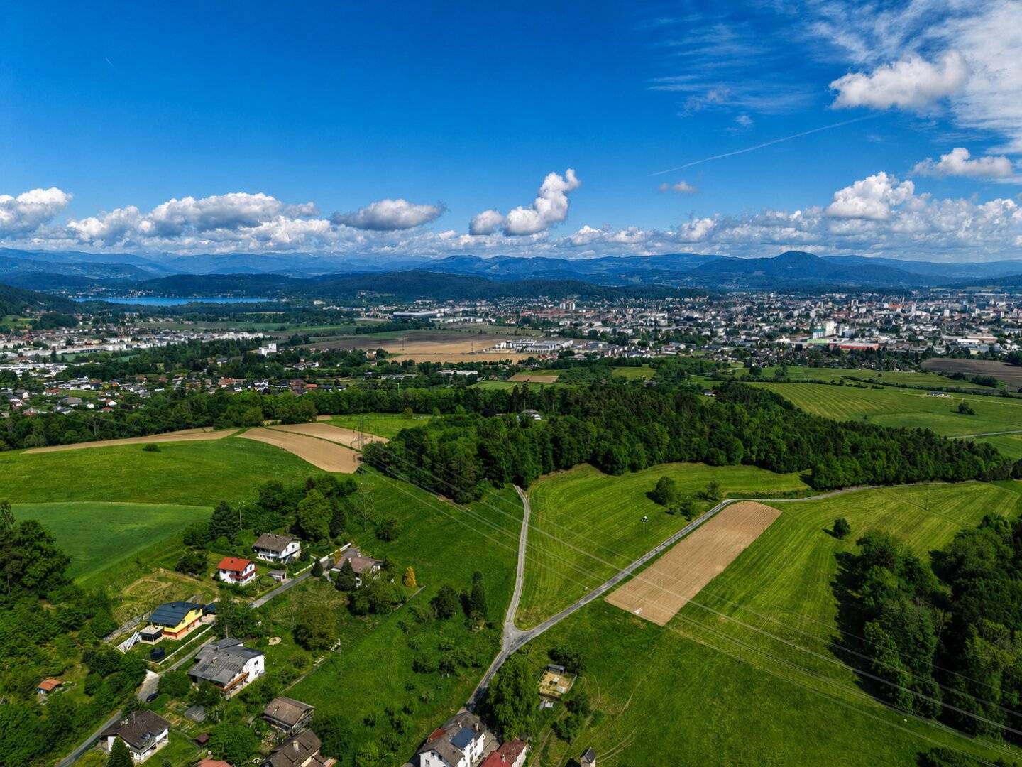 Glücksplatz im Grünen mit Stadtnähe