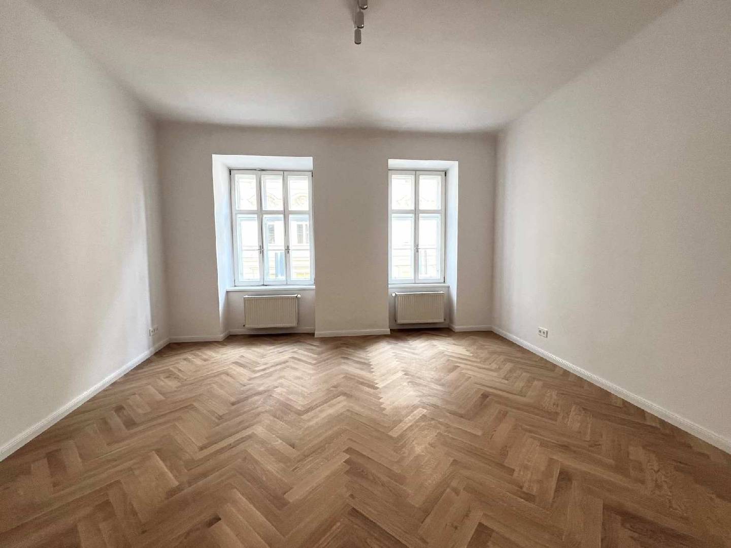 Sanierte Stilaltbau Wohnung hell nahe Naschmarkt
