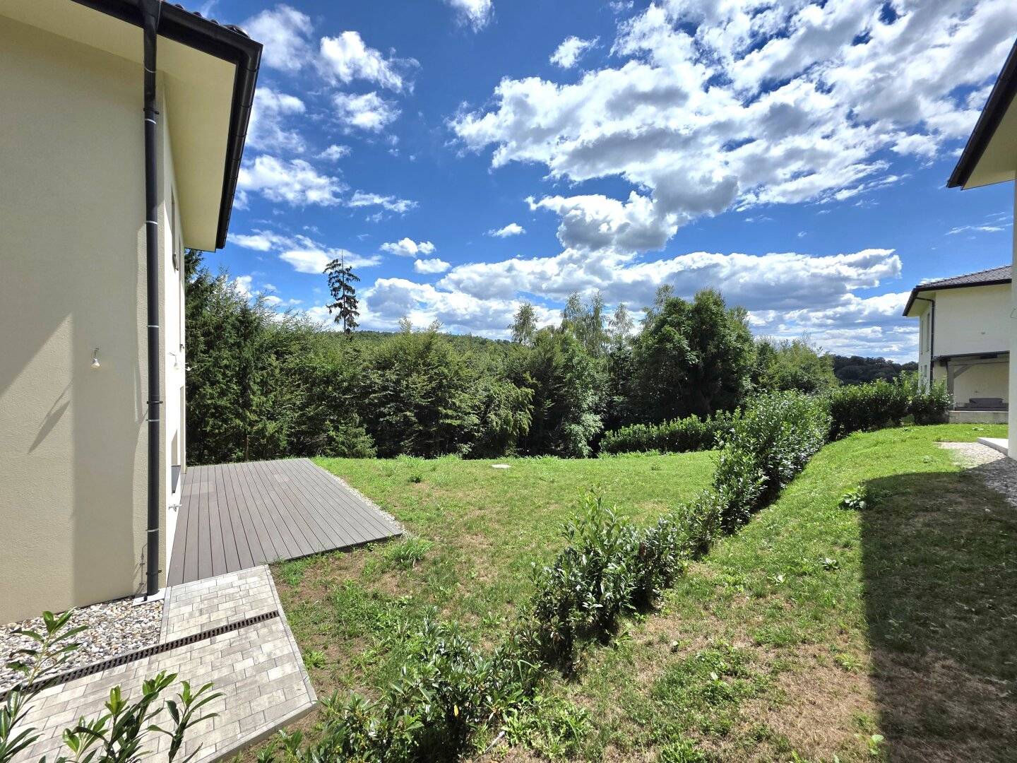 Erstbezug! Modernes Ziegelmassivhaus im Grünen!