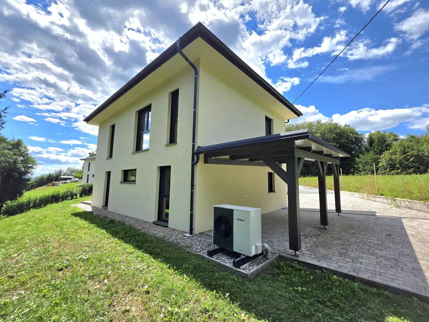 Erstbezug! Modernes Ziegelmassivhaus im Grünen!