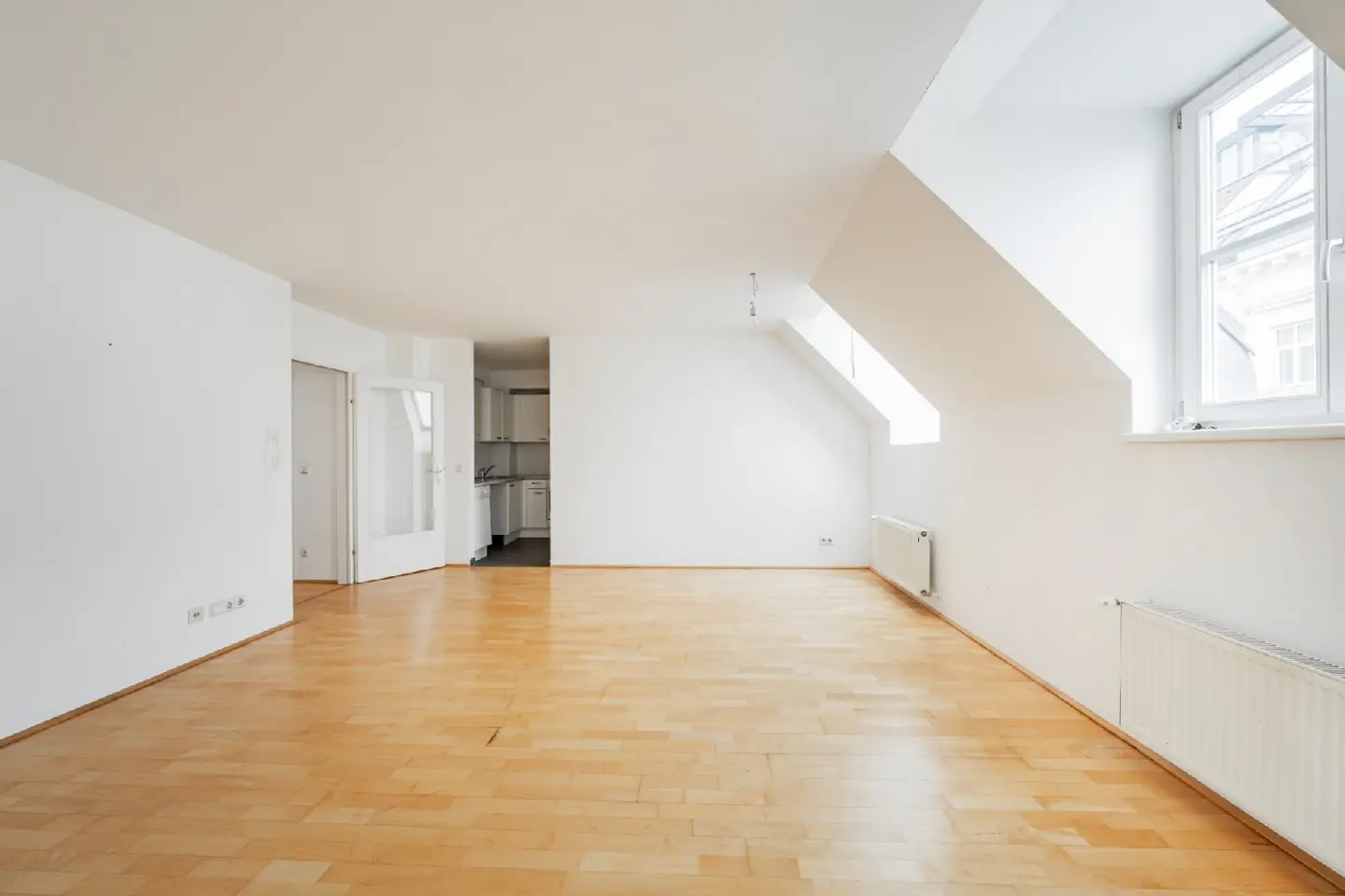 Renovated maisonette apartment with terrace near Naschmarkt