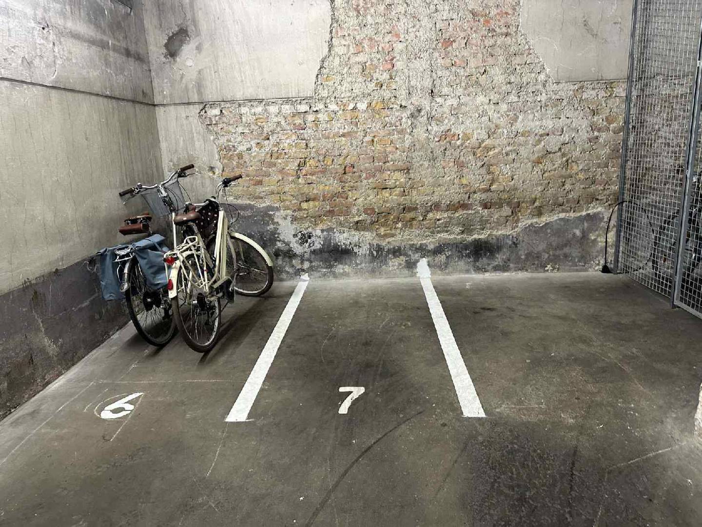 Mopedstellplätze zu mieten