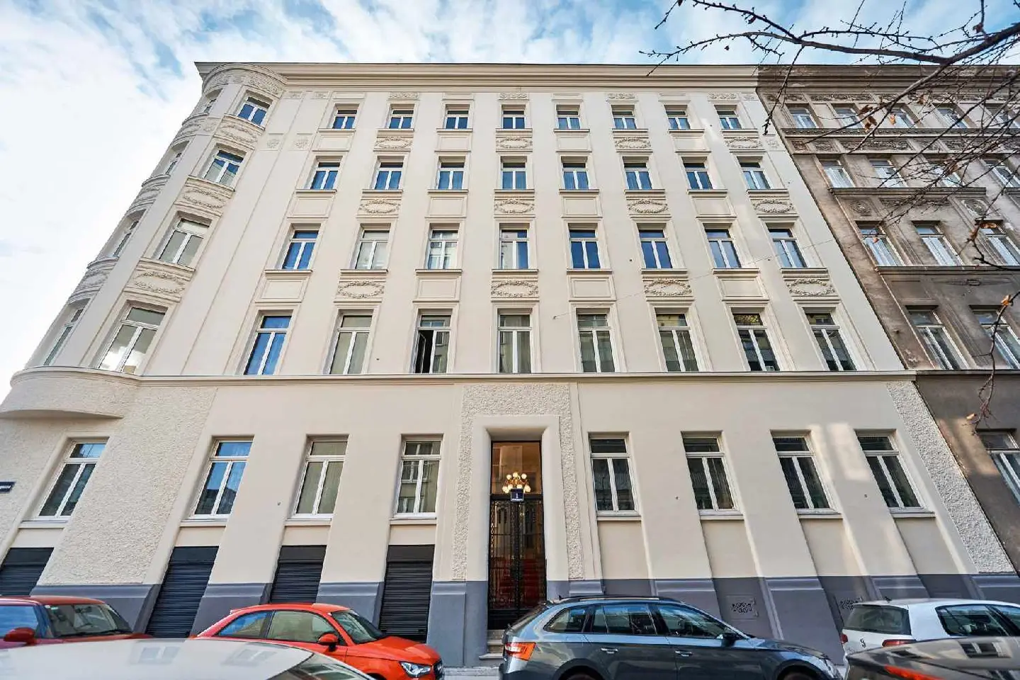 Dachgeschosswohnung Ausbaupotenzial nahe U4