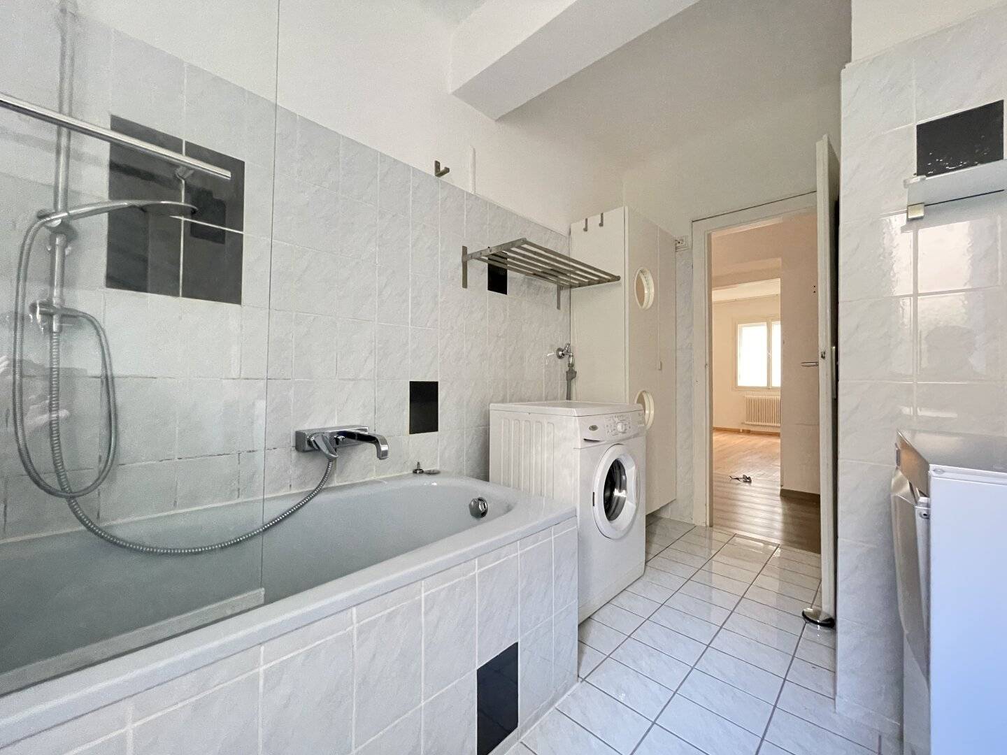 WG-Wohnung: 3-Schlafzimmer + Wohnzimmer – ruhig, zentral