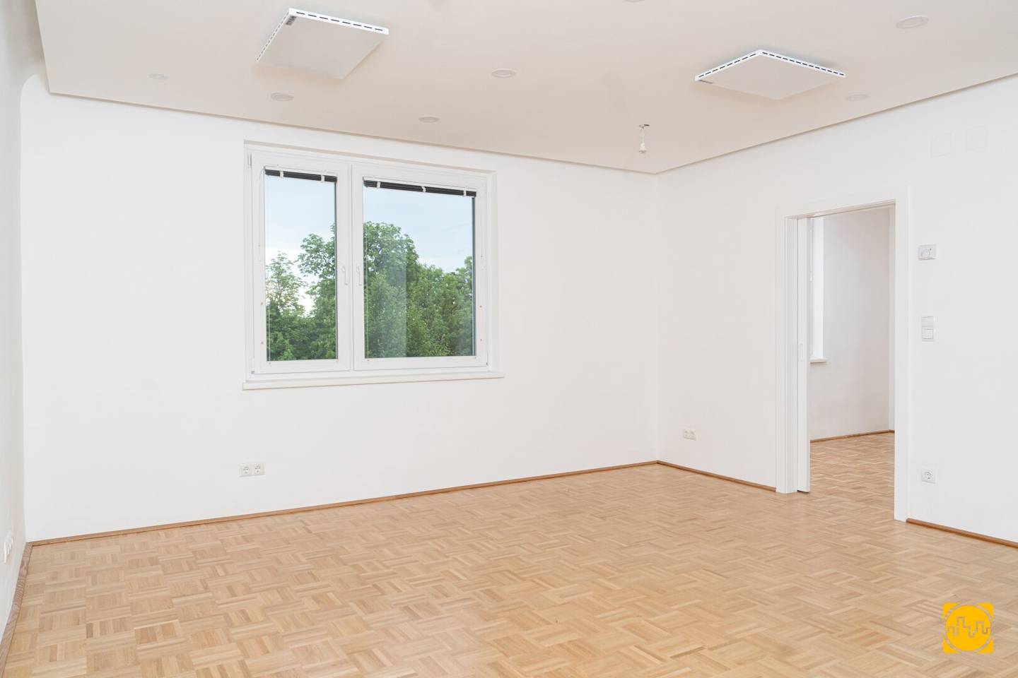 Generalsanierte 2-Zimmer-Wohnung in Ruhelage mit Grünblick