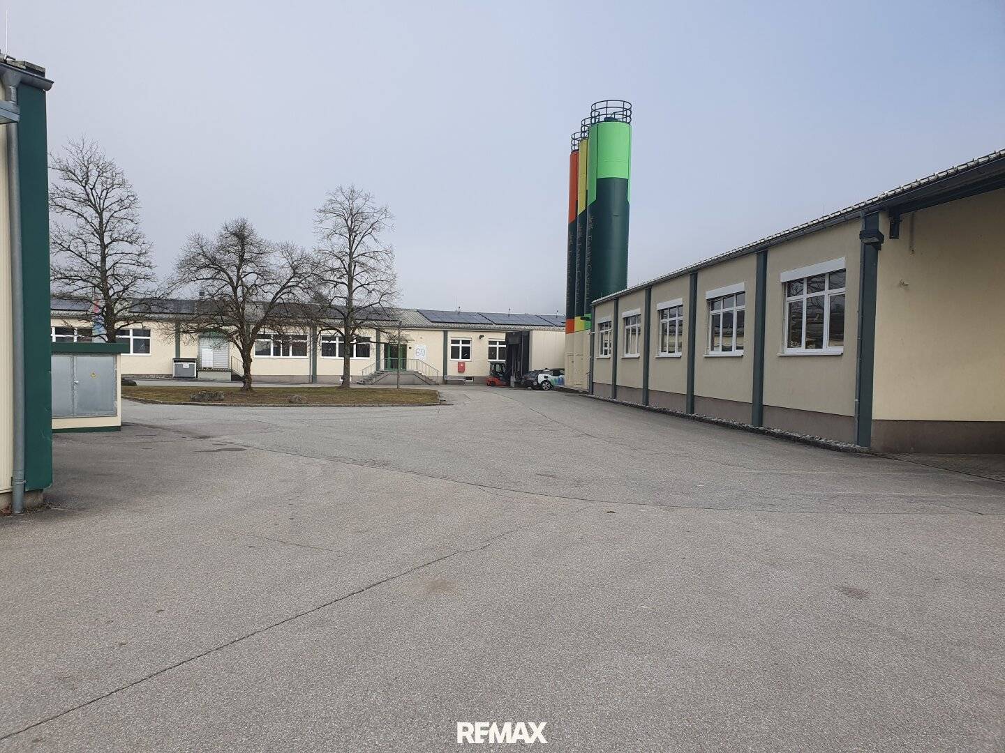 Betriebsliegenschaft an der Donau