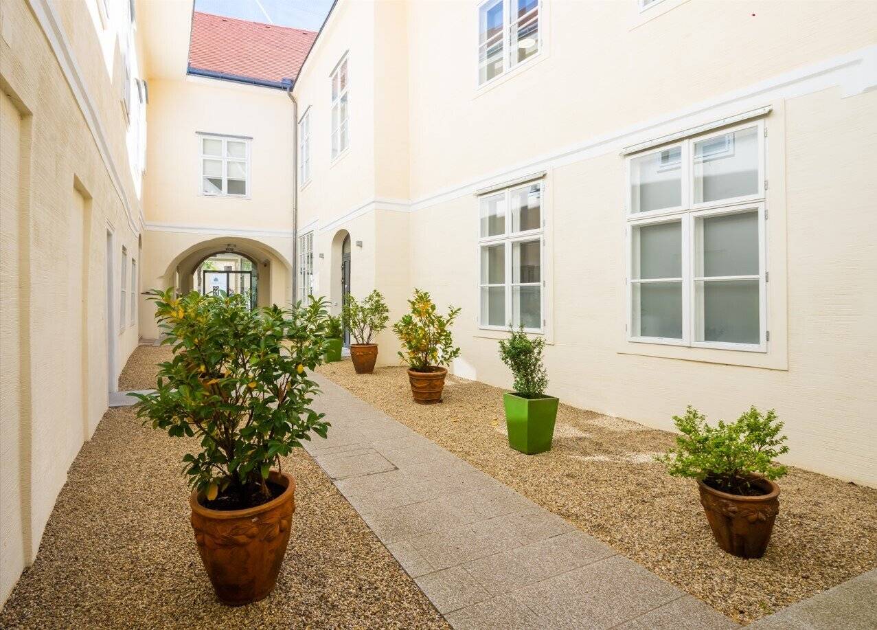 Rarität im Herzen von Baden – Zinshaus in Toplage mit 4,2 % Ist-Rendite