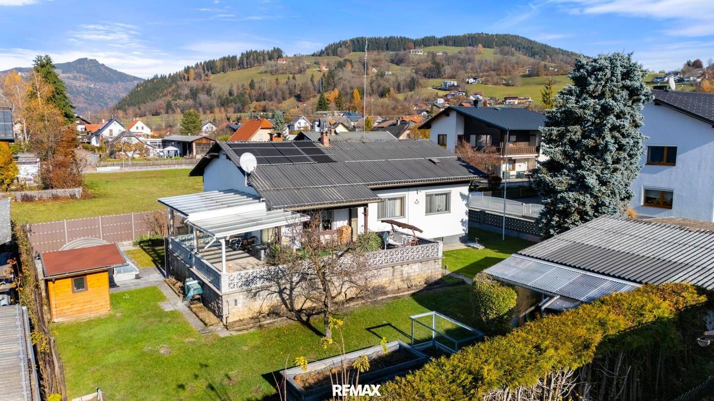 Elegantes Wohnhaus mit Pool und Sauna in zentraler Lage von Feldkirchen