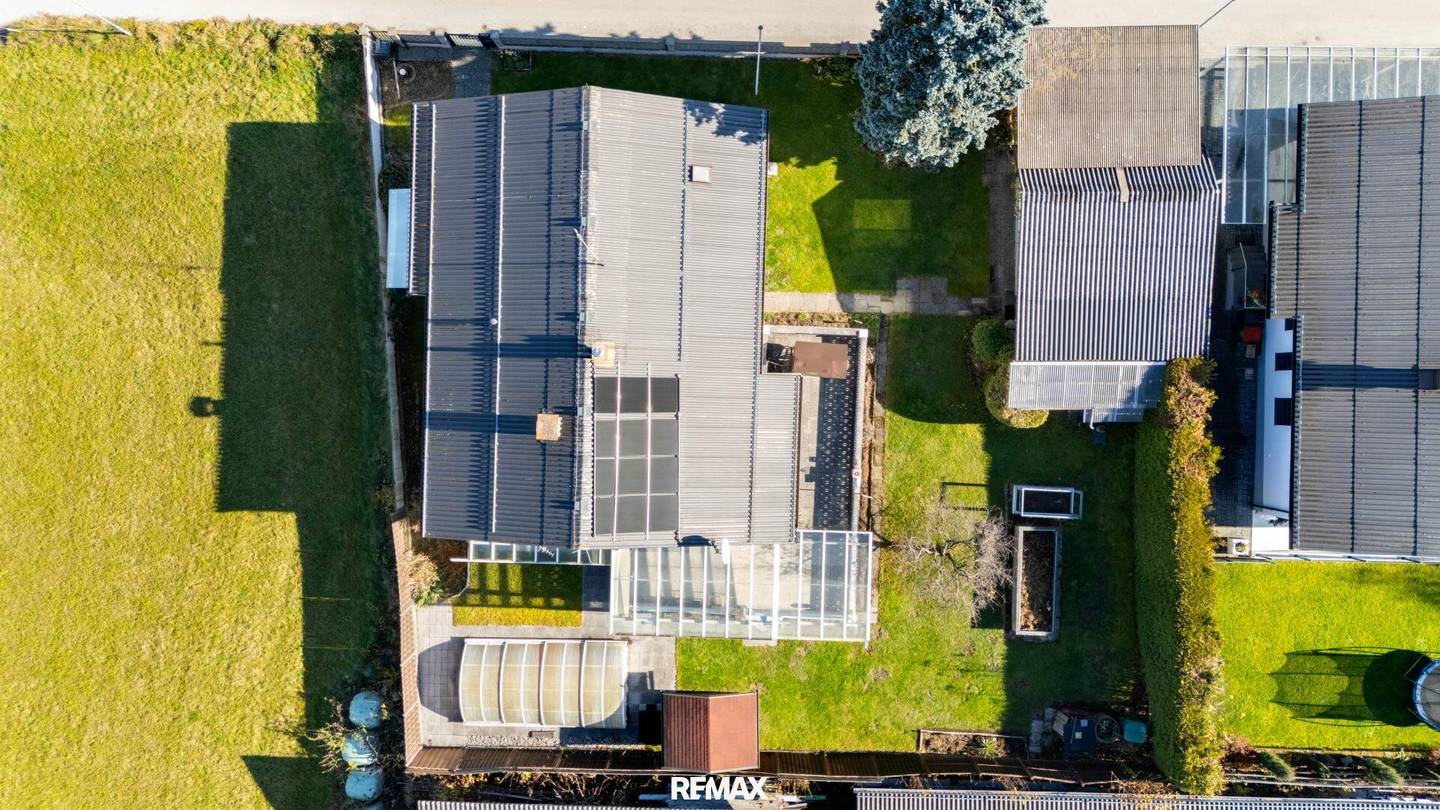 Elegantes Wohnhaus mit Pool und Sauna in zentraler Lage von Feldkirchen