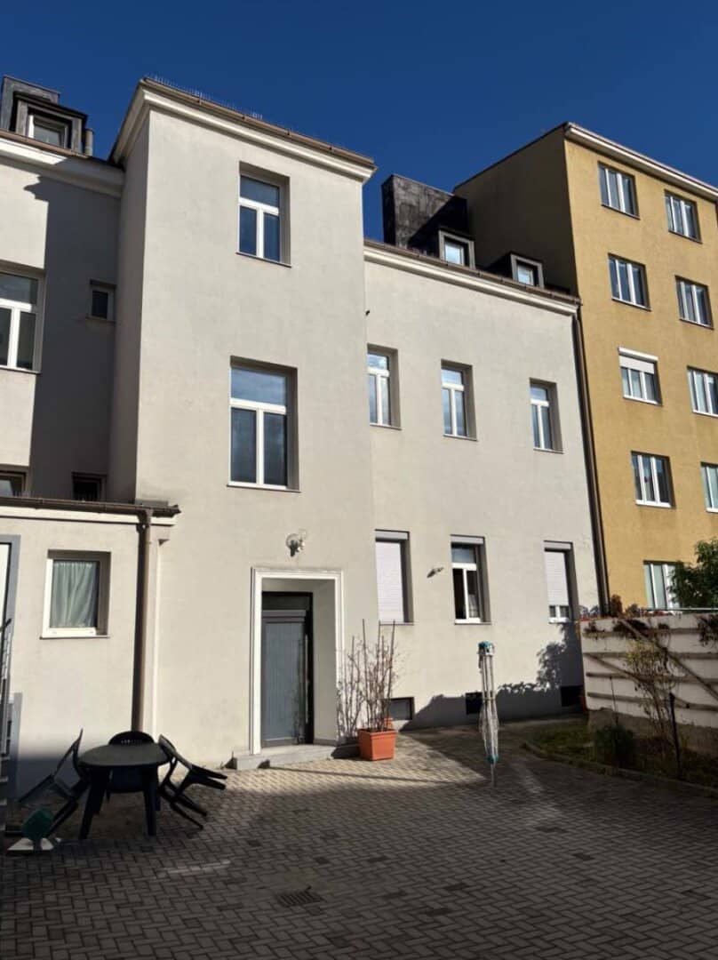Anlagechance in Wiener Neustadt - Historisches Eckzinshaus mit Entwicklungspotential