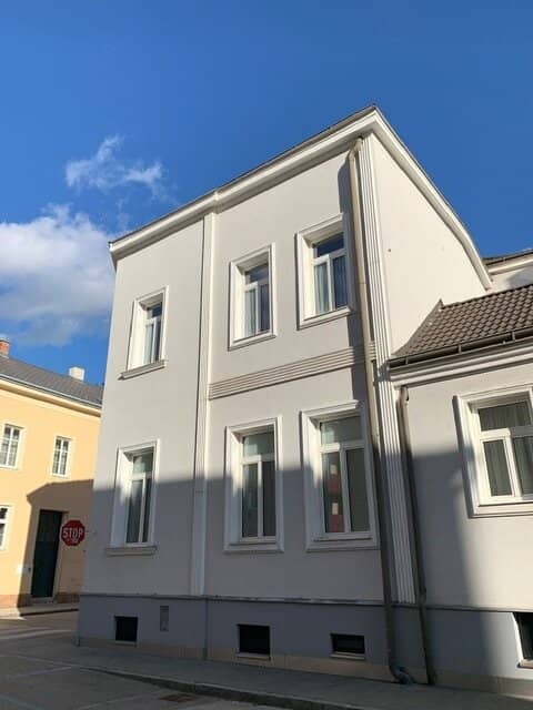 Anlagechance in Wiener Neustadt - Historisches Eckzinshaus mit Entwicklungspotential