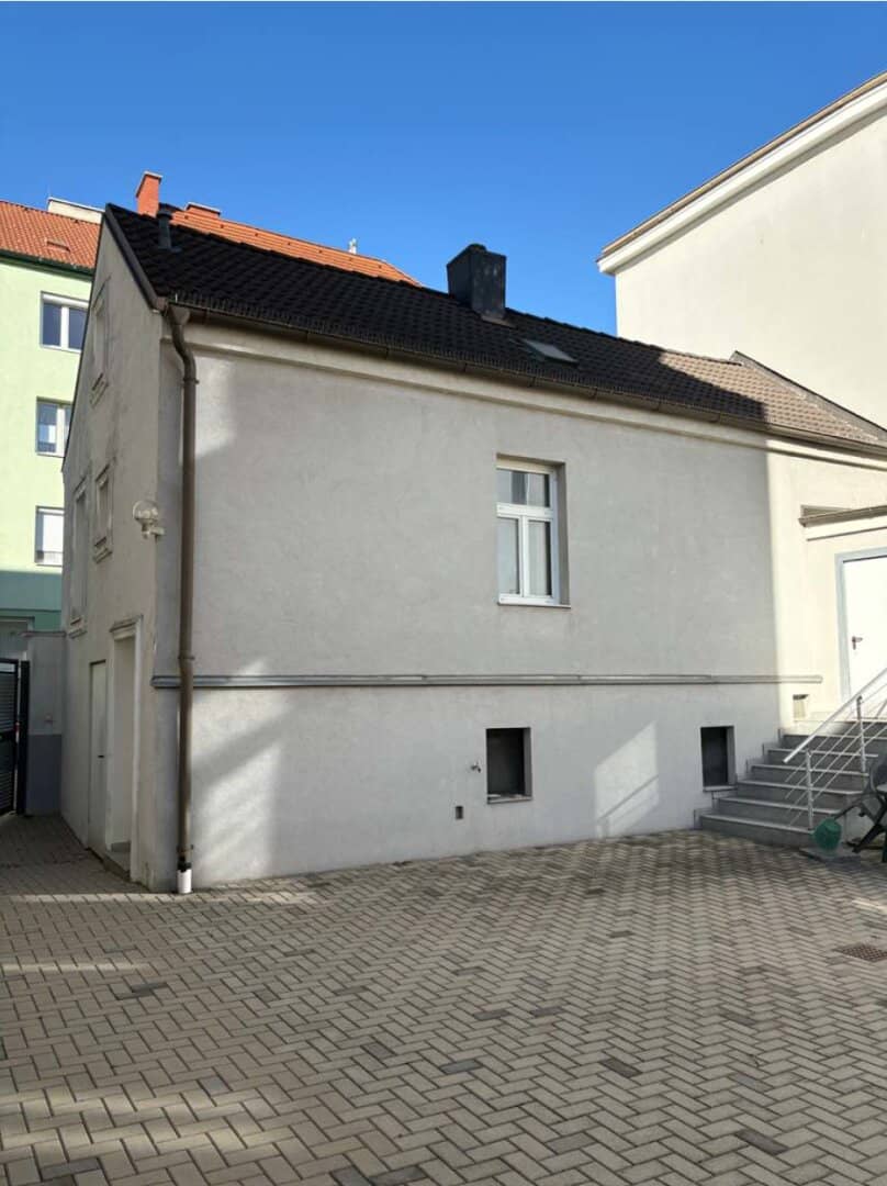 Anlagechance in Wiener Neustadt - Historisches Eckzinshaus mit Entwicklungspotential
