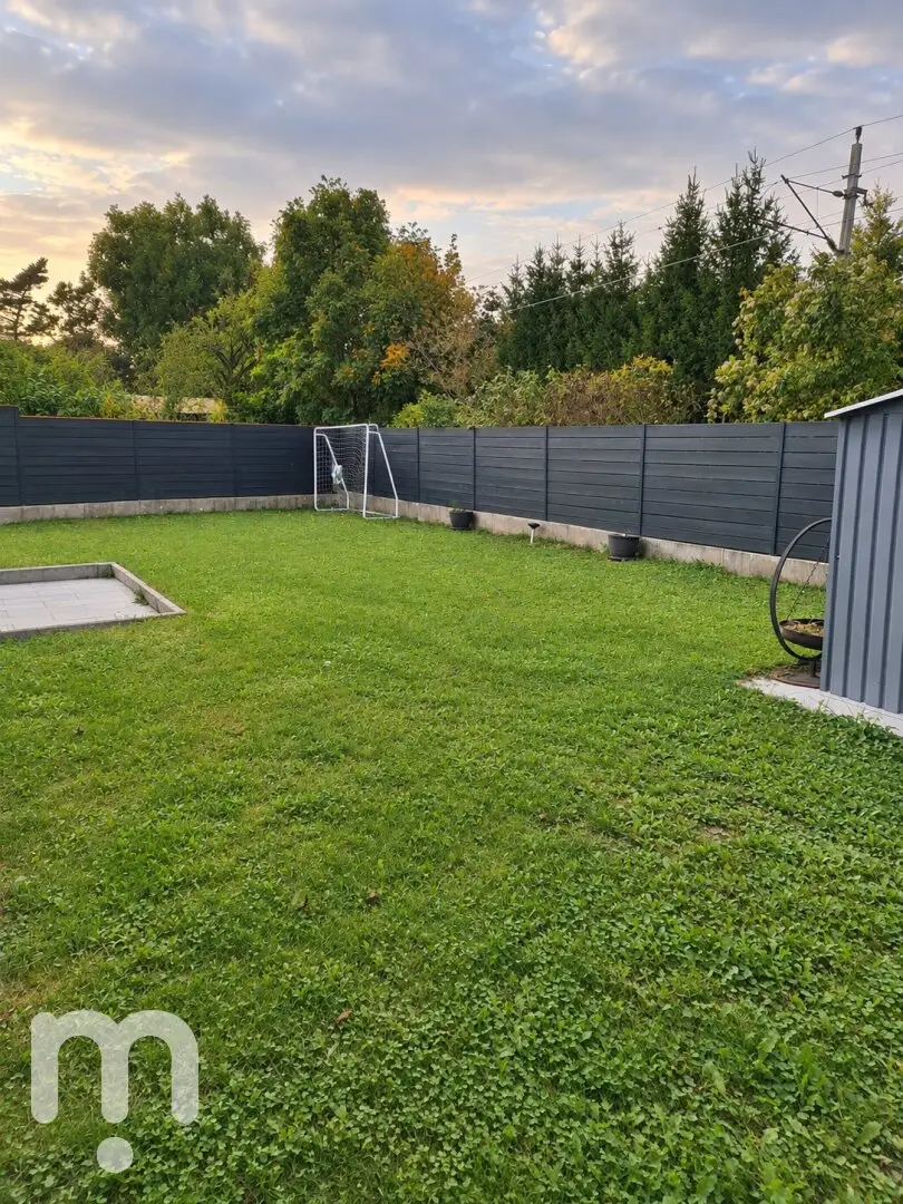 EIGENGRUND | gepflegtes Kleingartenhaus mit 5 Zimmern, Garten & Doppel-Carport in Stockerau