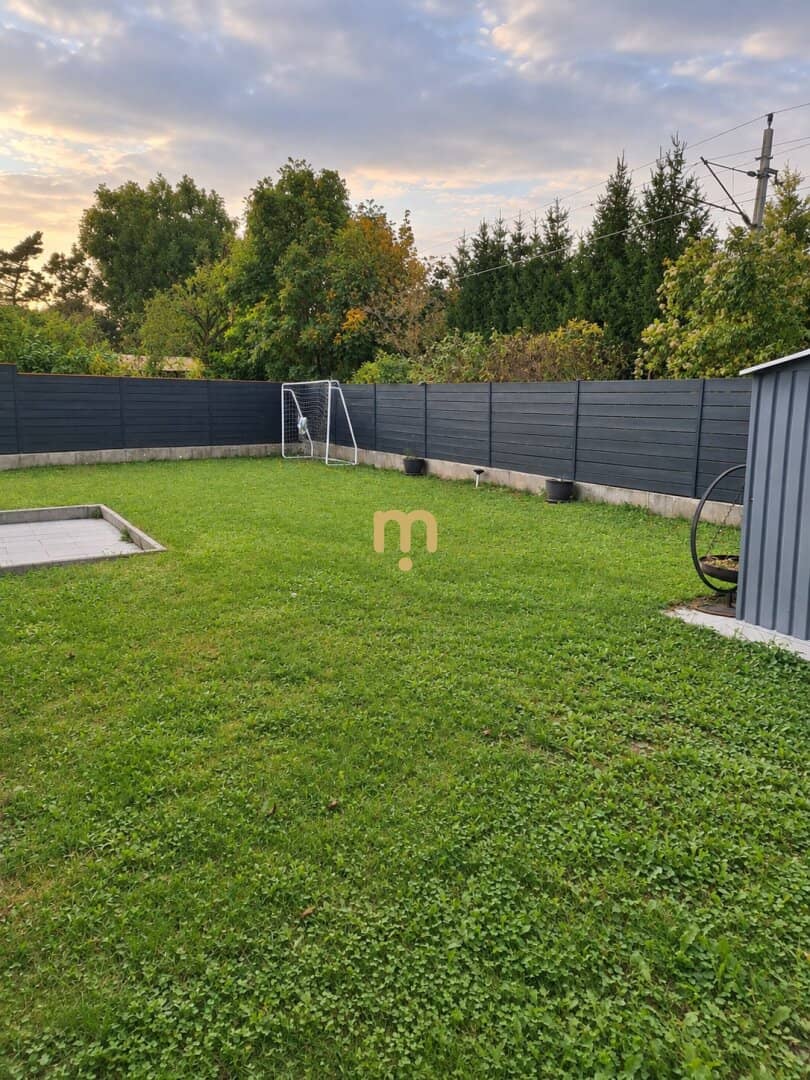 EIGENGRUND | gepflegtes Kleingartenhaus mit 5 Zimmern, Garten & Doppel-Carport in Stockerau