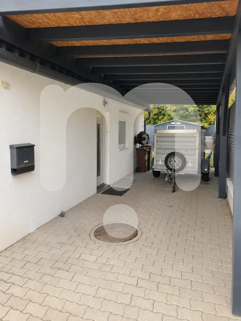 EIGENGRUND | gepflegtes Kleingartenhaus mit 5 Zimmern, Garten & Doppel-Carport in Stockerau