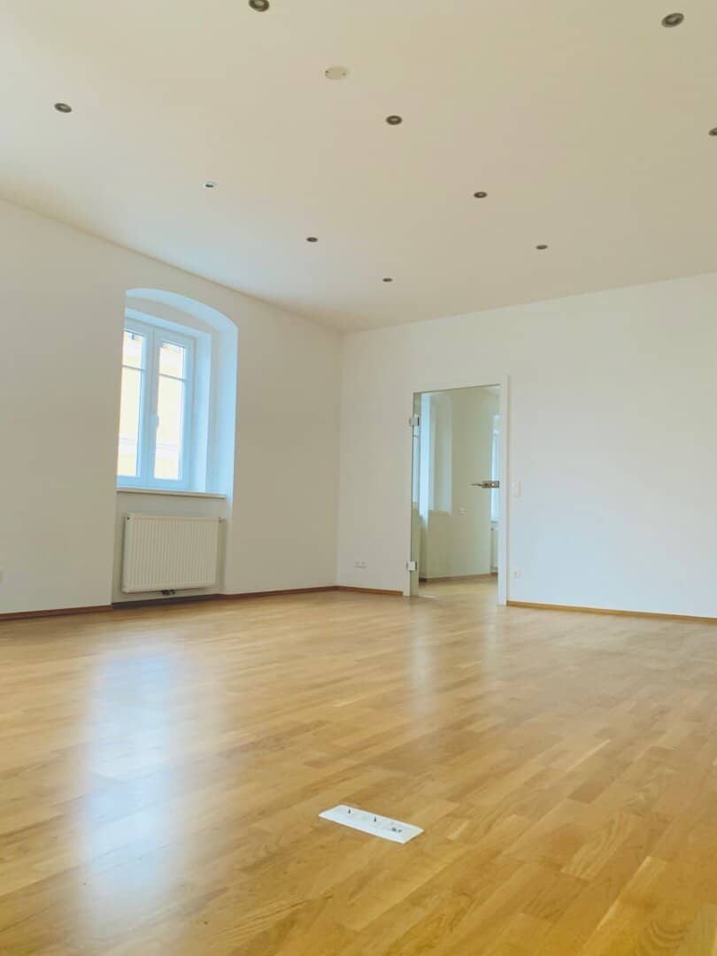 Exklusiv renovierte Bürofläche zu mieten!