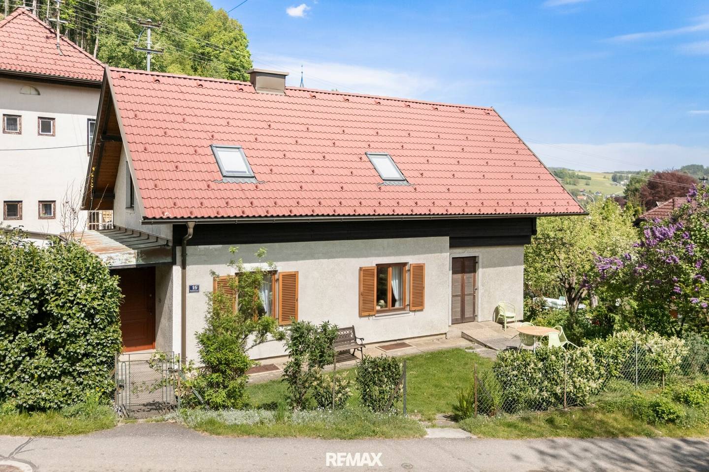 Charmante Wohnimmobilie in Feldkirchen mit Stadtblick und angenehmem Wohnflair