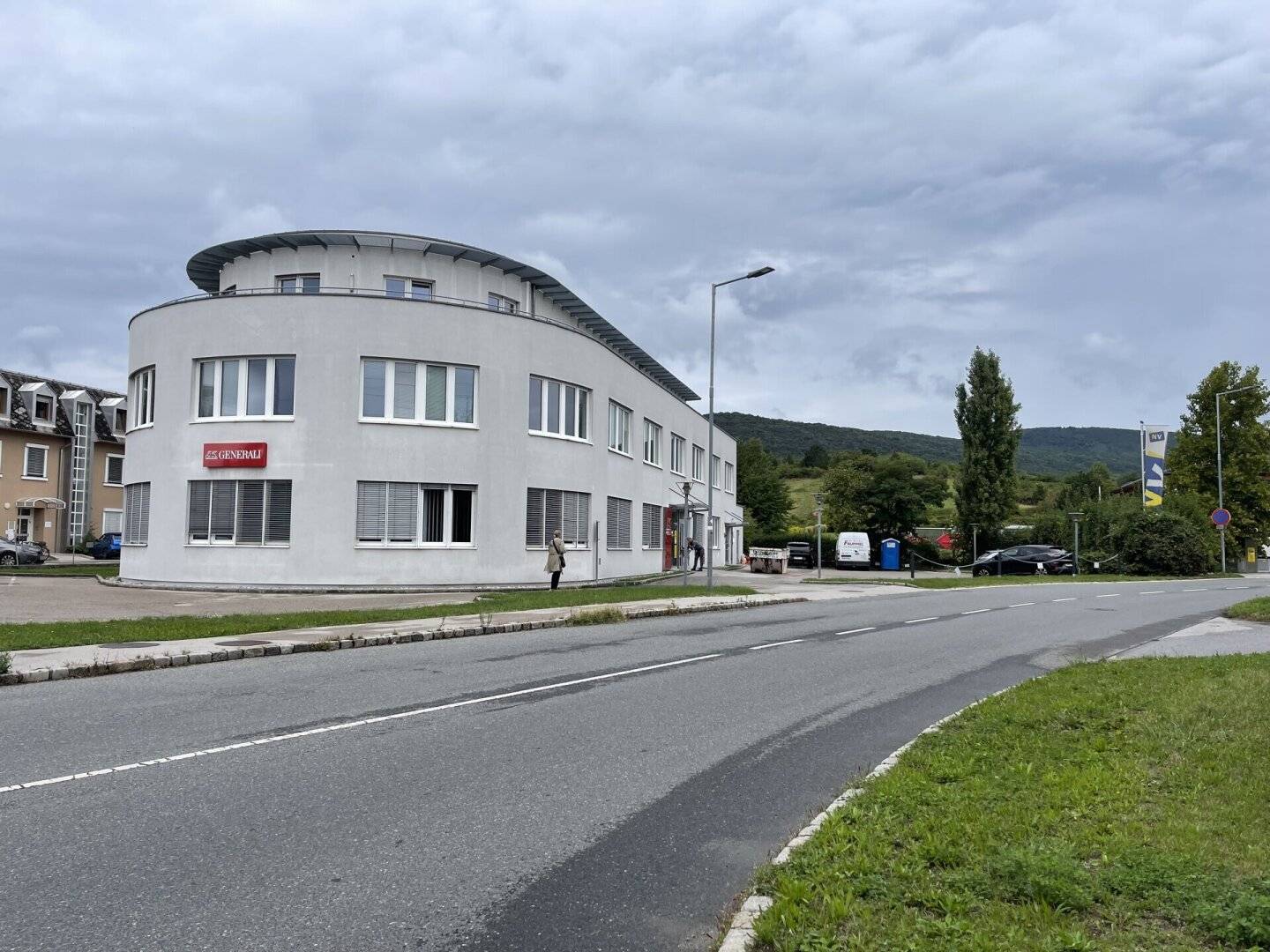 Arbeiten in Toplage: Repräsentative Büro- oder Praxisräume im Neubau – barrierefrei & zentral mit Stellplätzen