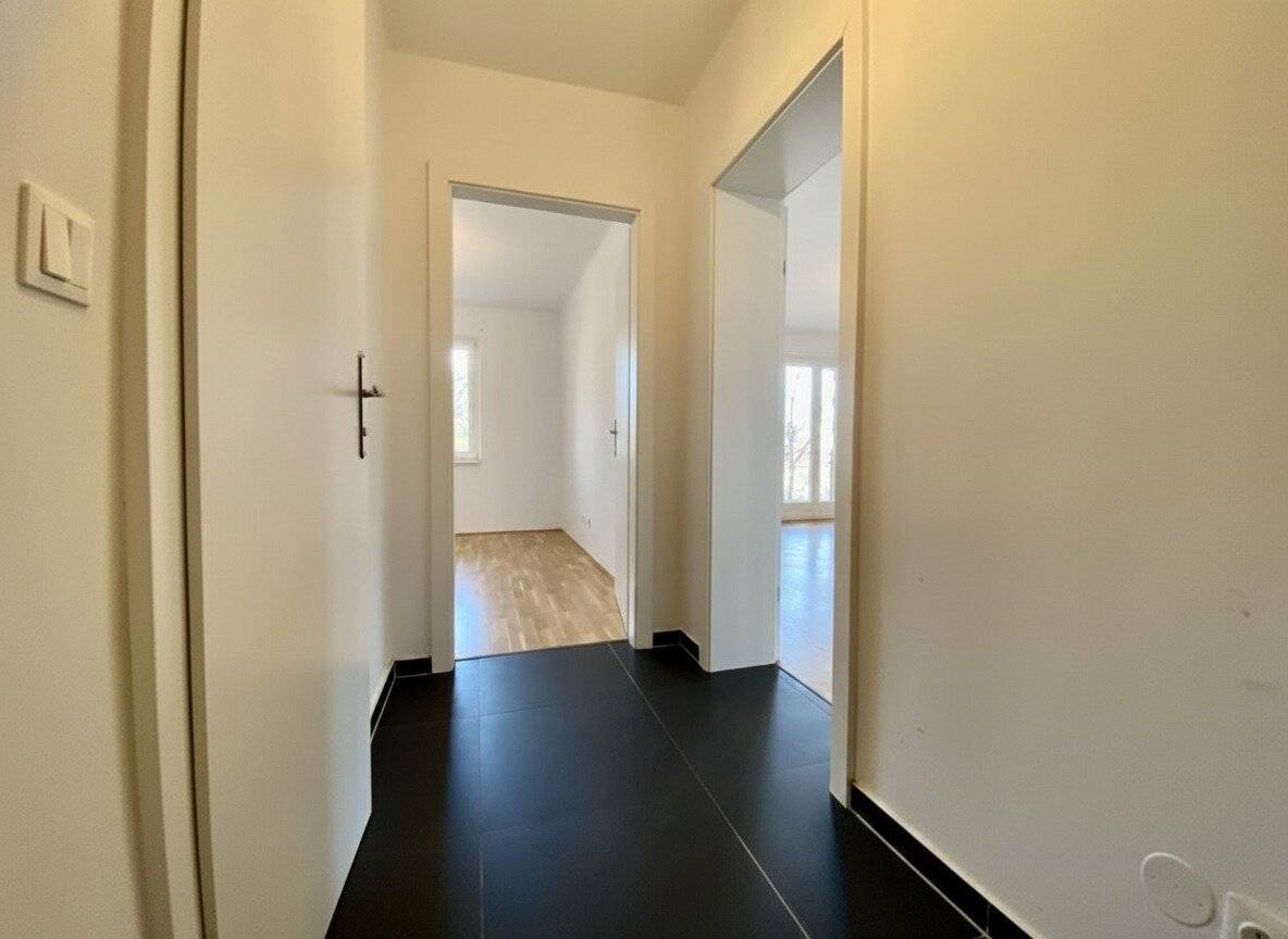 2-Zimmer-Wohnung mit weitläufigem Balkon in absoluter Ruhelage