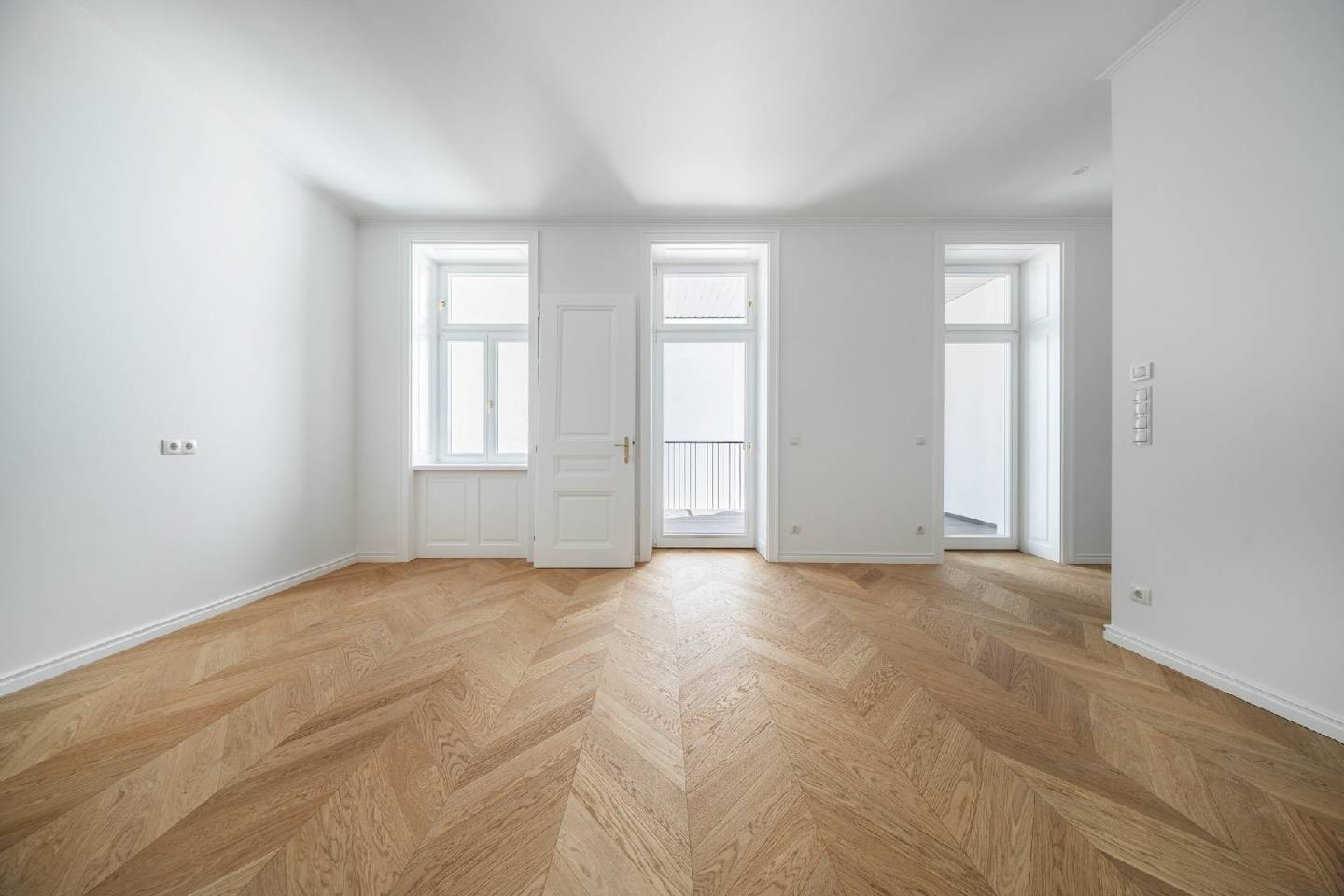 Wohnung im Stilaltbau mit Balkon und Terrasse