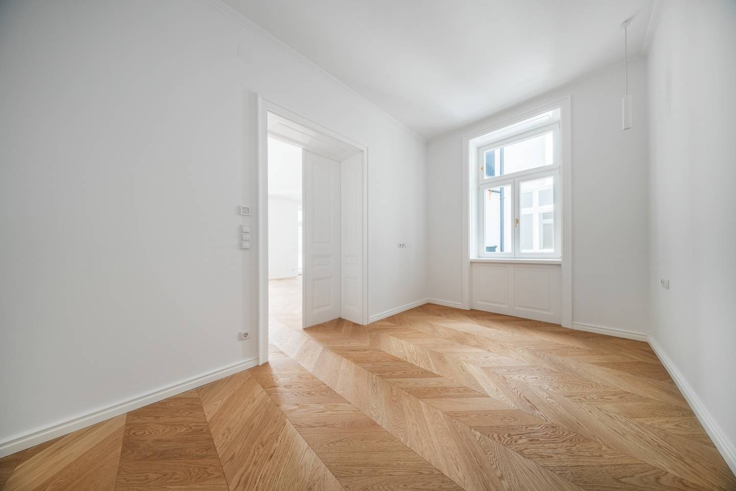 Wohnung im Stilaltbau mit Balkon und Terrasse