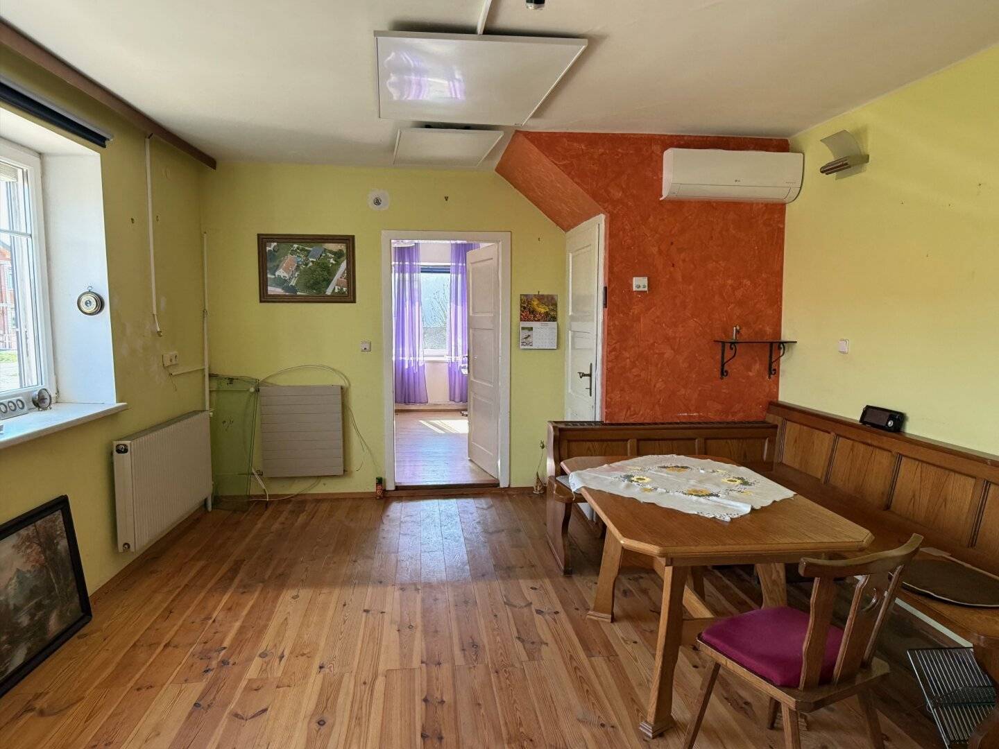 1.205 m² Bauland mit sanierungsbedürftigem Wohnhaus, Scheune, PV-Anlage