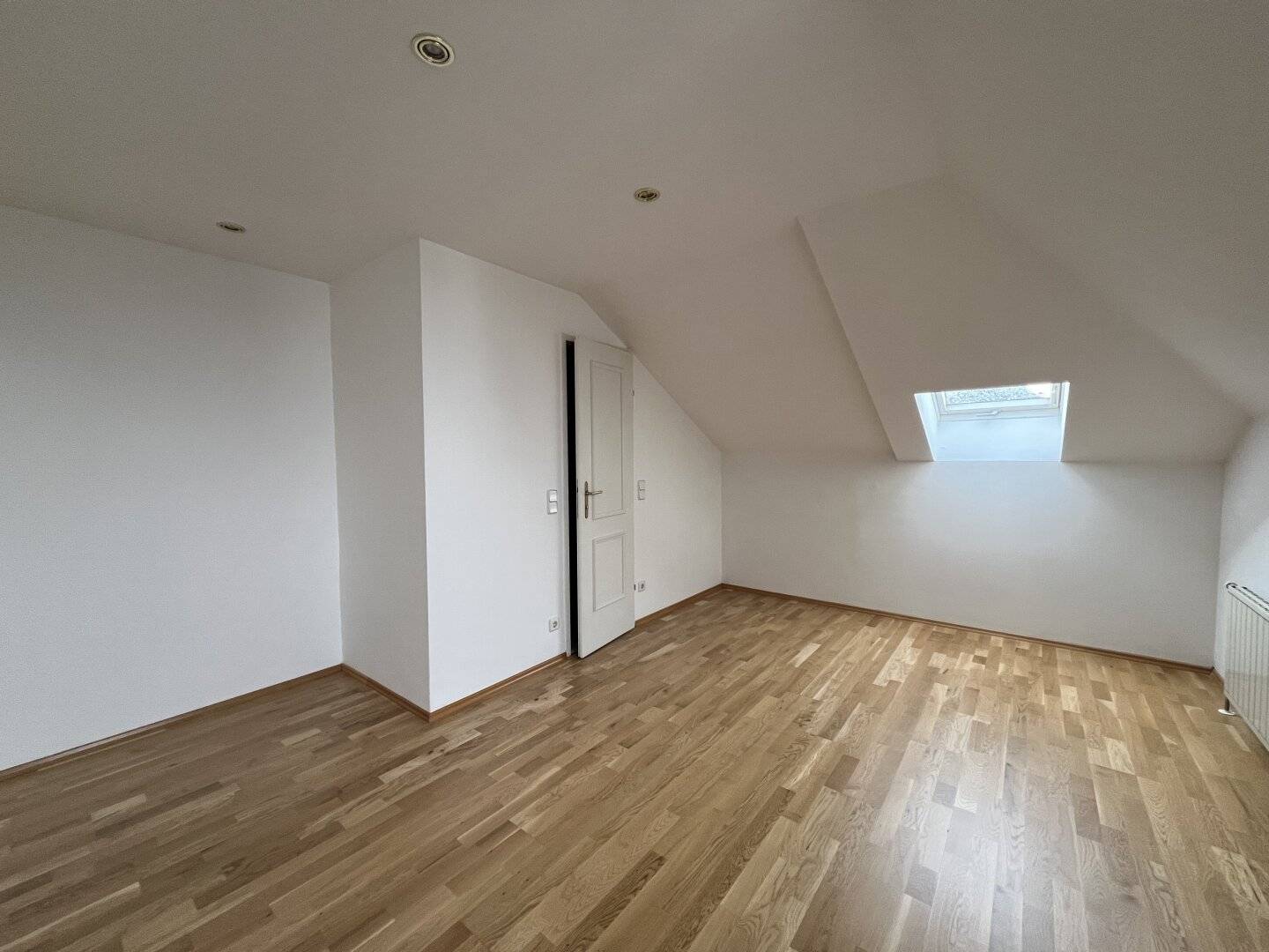 Lichtdurchflutete Dachresidenz mit Weitblick im Herzen von Baden